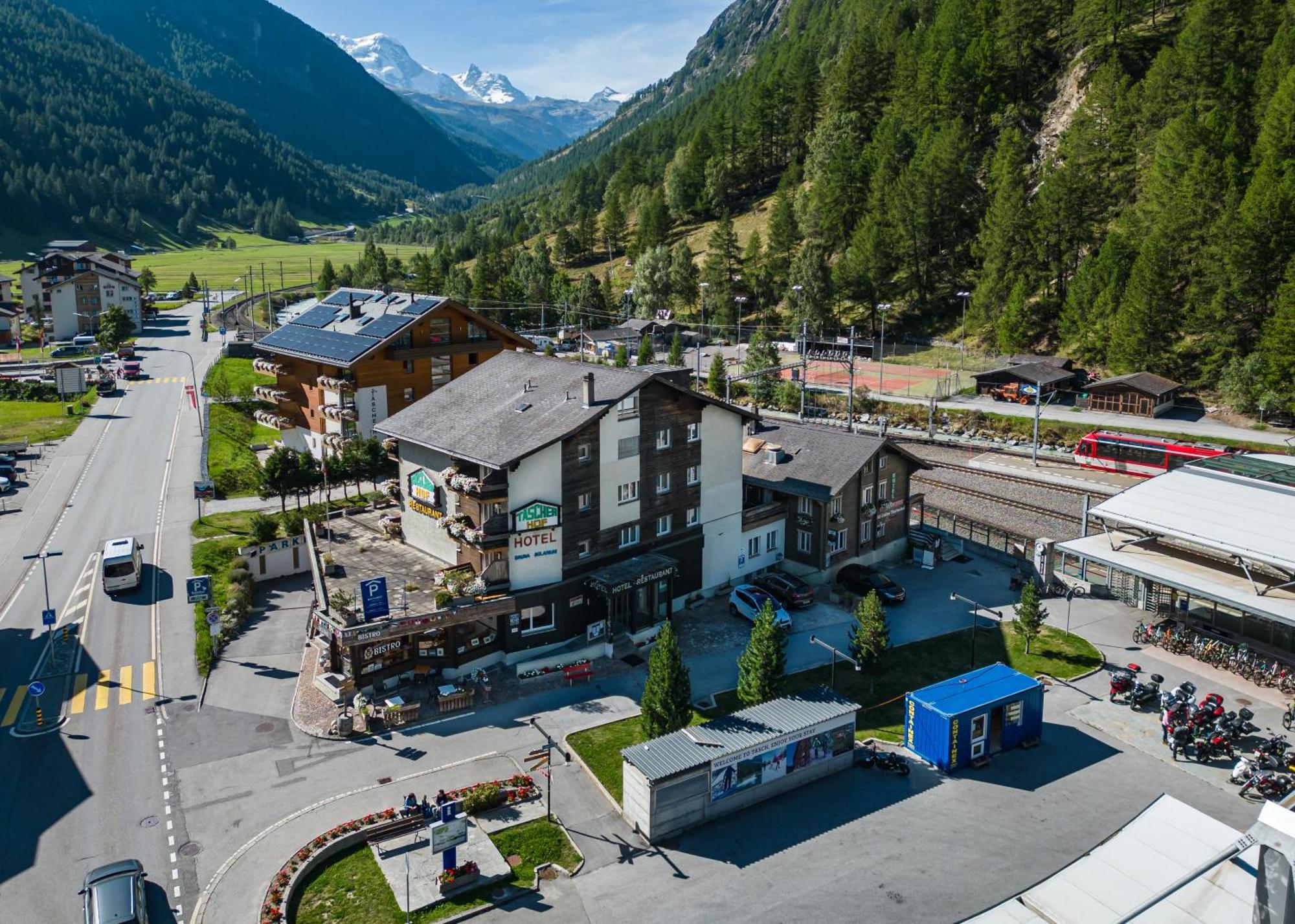 Hotel Taescherhof Täsch Exterior foto